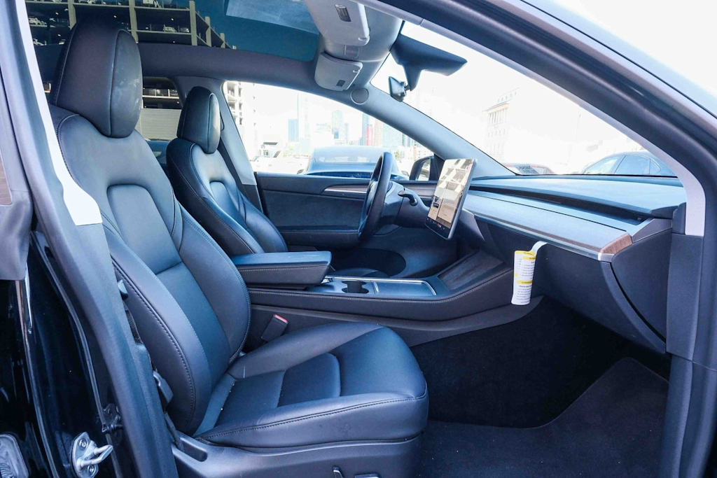 Thumbnail: 2023 Tesla Model Y - 8