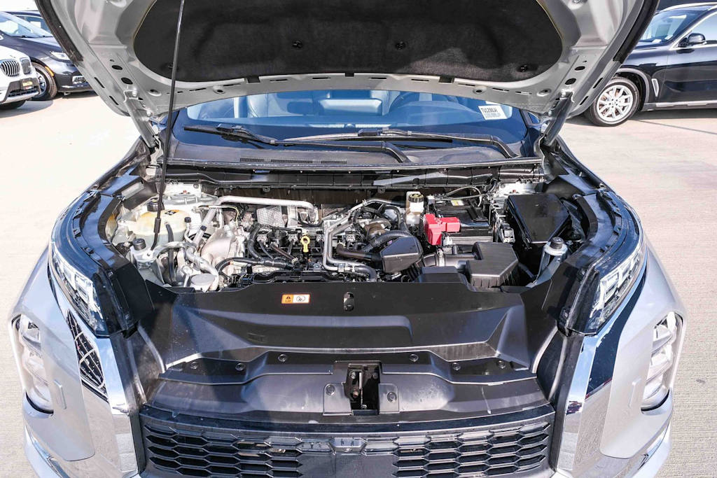 Thumbnail: 2024 Mitsubishi Outlander - 8