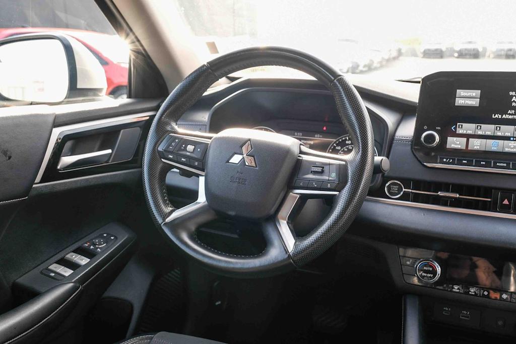 Thumbnail: 2024 Mitsubishi Outlander - 2
