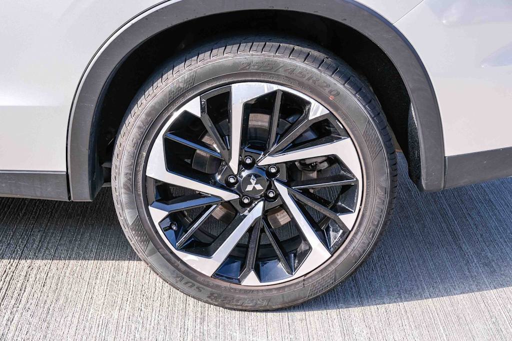 Thumbnail: 2024 Mitsubishi Outlander - 7