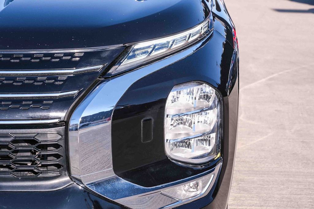 Thumbnail: 2024 Mitsubishi Outlander - 20