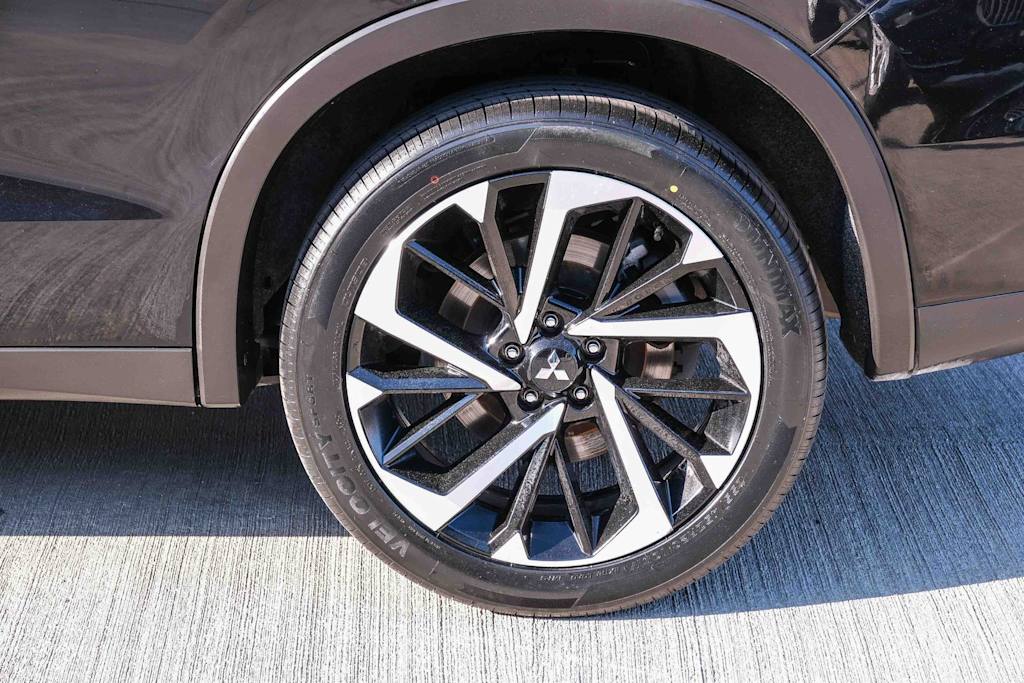Thumbnail: 2024 Mitsubishi Outlander - 6
