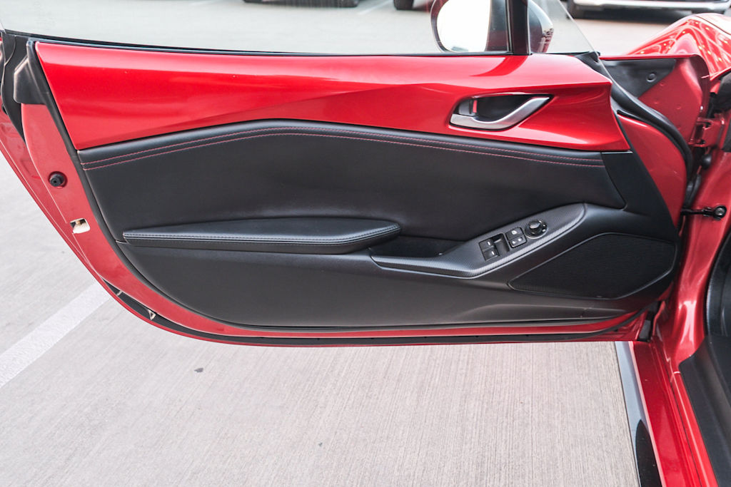 Thumbnail: 2016 Mazda MX-5 Miata - 23