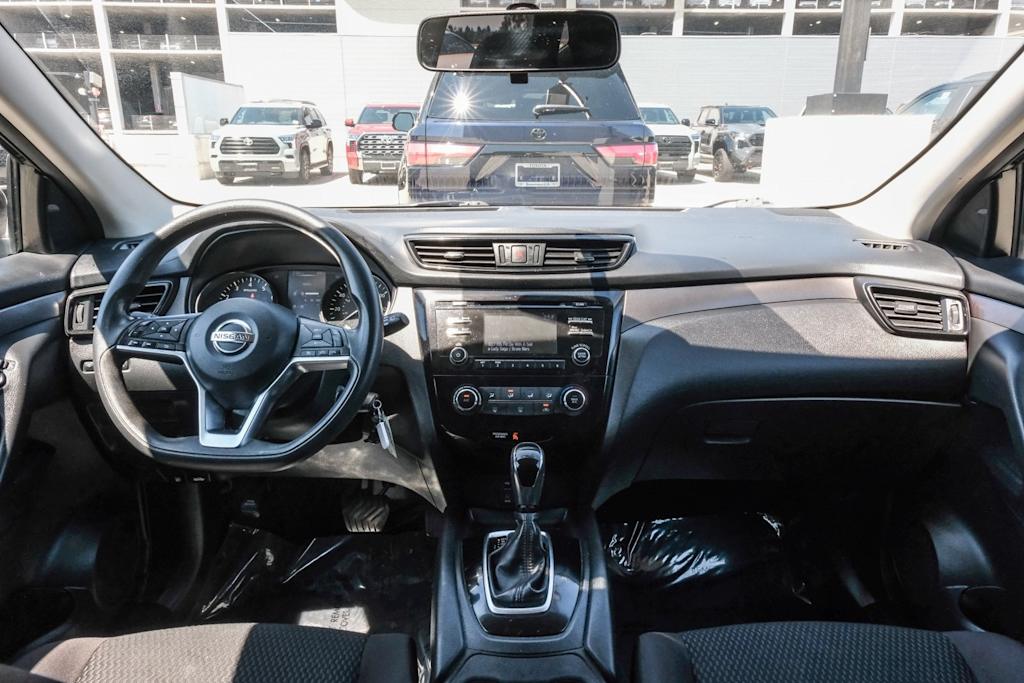 Thumbnail: 2018 Nissan Rogue Sport - 2