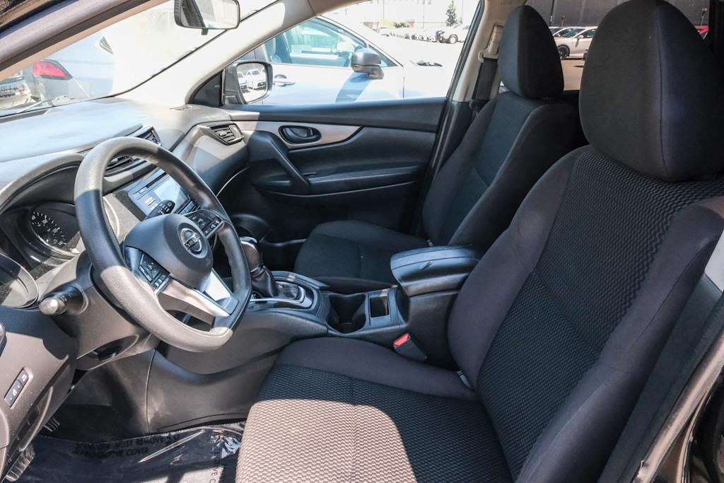 Thumbnail: 2018 Nissan Rogue Sport - 11