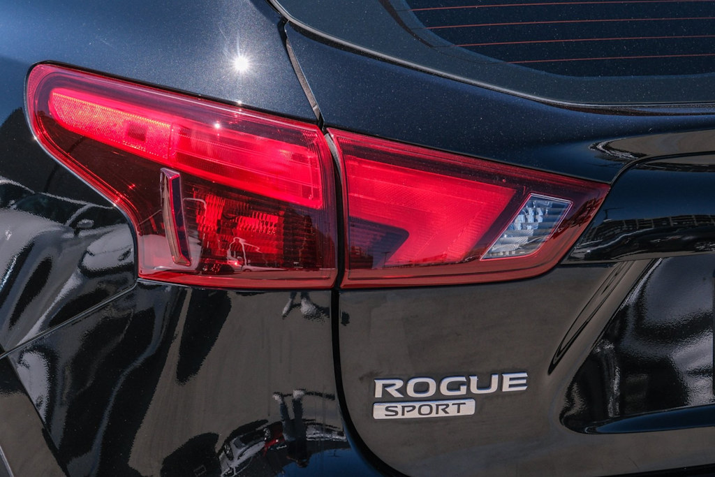 Thumbnail: 2018 Nissan Rogue Sport - 20