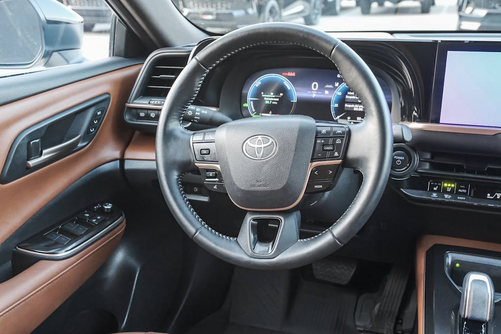 Thumbnail: 2025 Toyota Crown Signia - 8