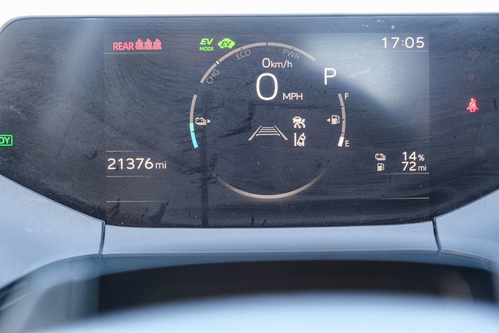 Thumbnail: 2025 Toyota Prius v - 15