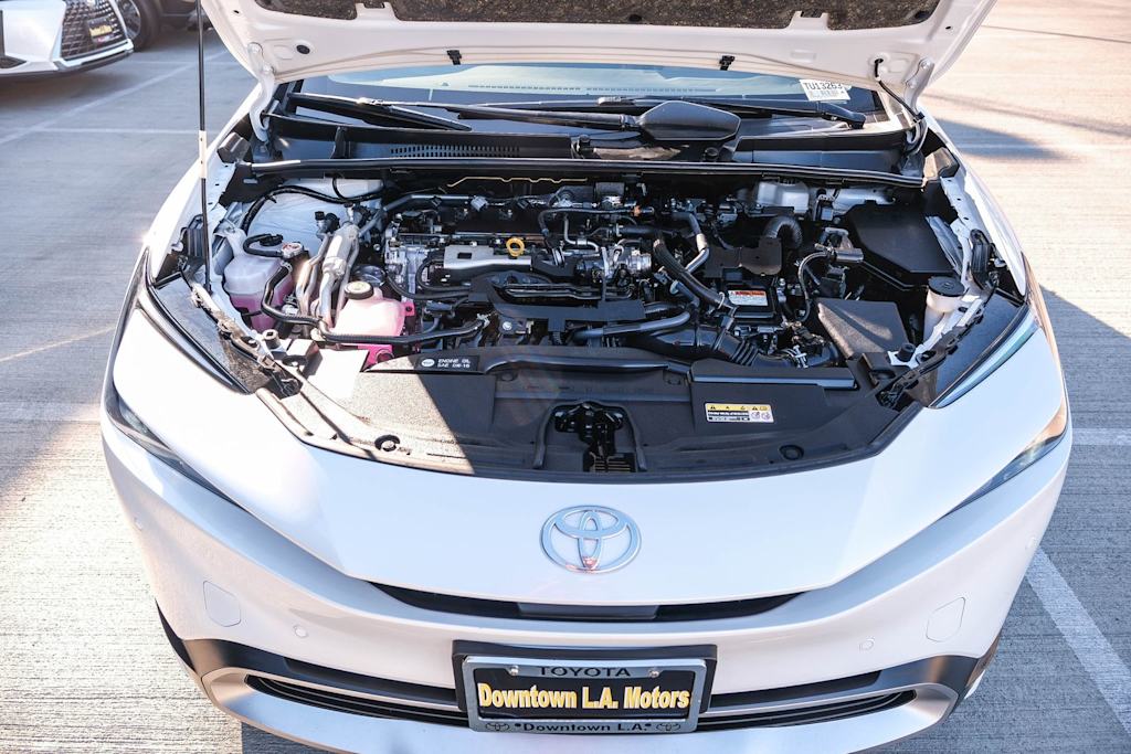 Thumbnail: 2025 Toyota Prius v - 8