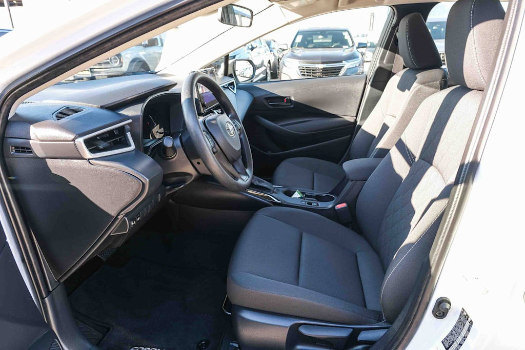 2026 Toyota Corolla LE - Photo 10