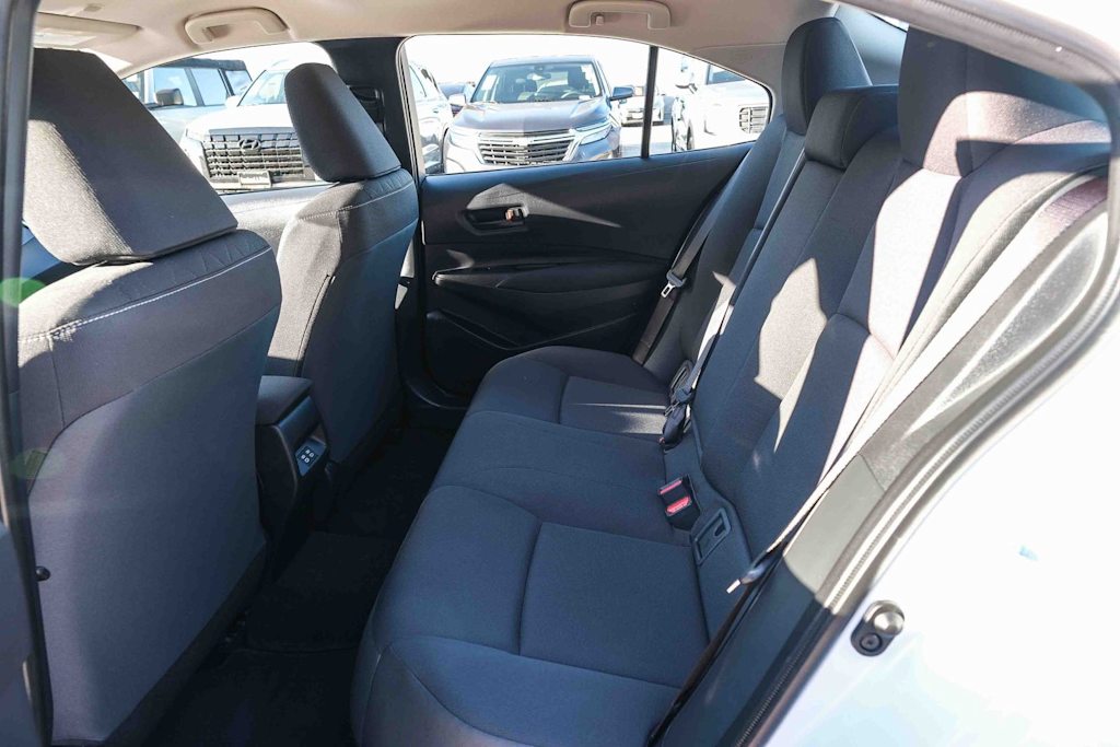 2026 Toyota Corolla LE - Photo 11
