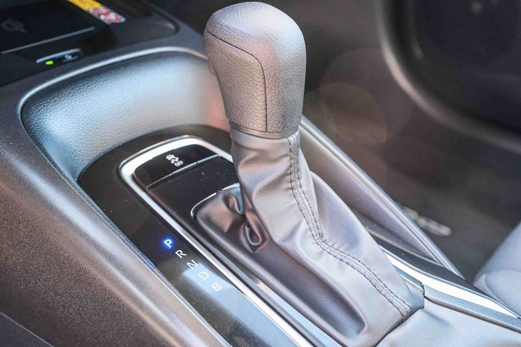 2026 Toyota Corolla LE - Photo 13