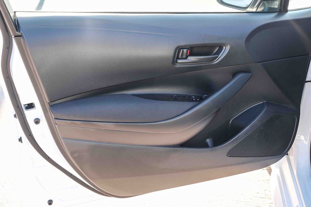 2026 Toyota Corolla LE - Photo 25