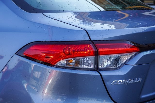 2021 Toyota Corolla LE 25