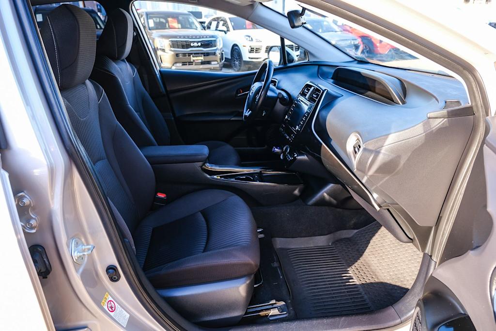 Thumbnail: 2022 Toyota Prius Prime - 10