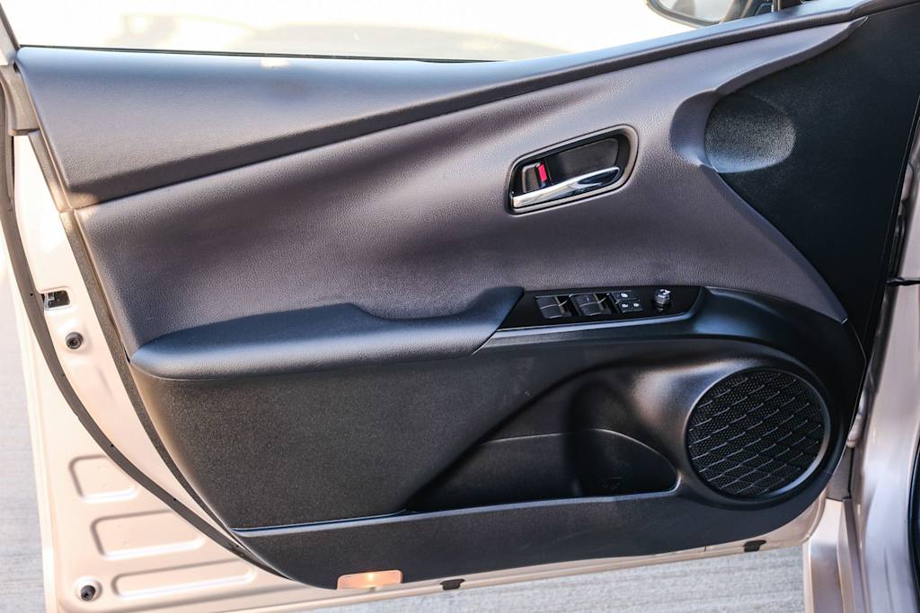 Thumbnail: 2022 Toyota Prius Prime - 26