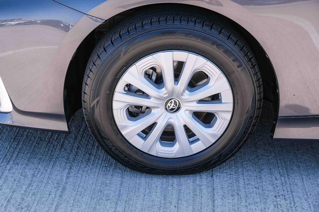 Thumbnail: 2022 Toyota Prius Prime - 18