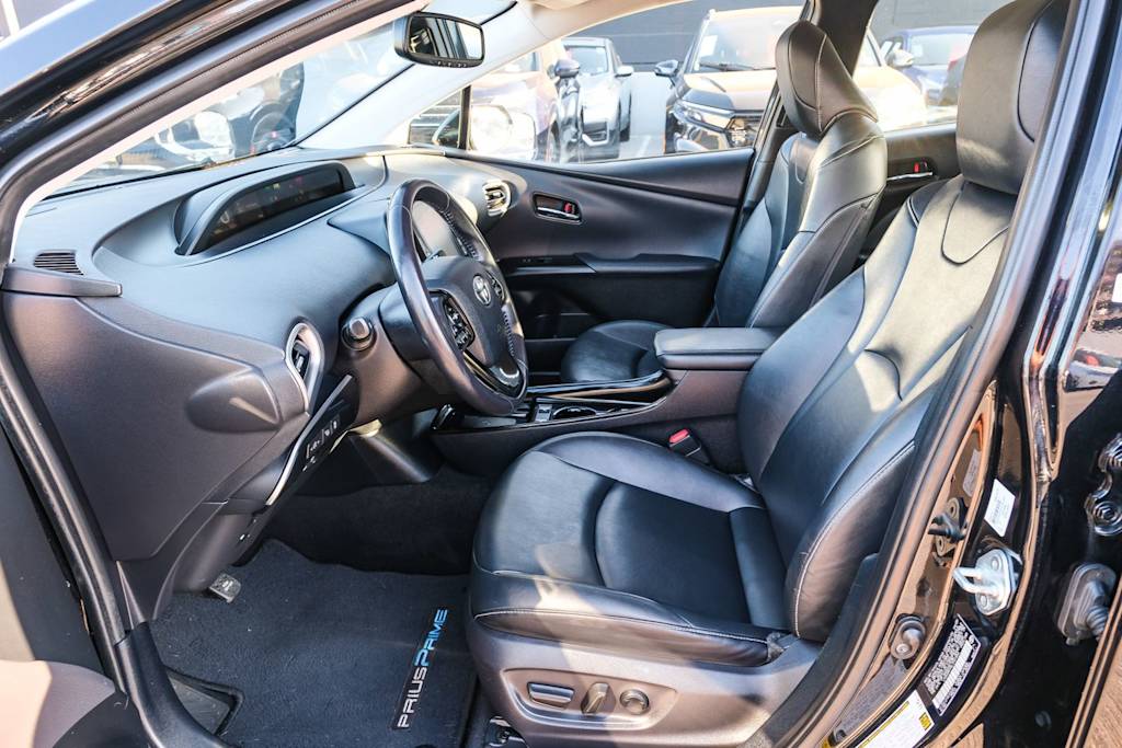 Thumbnail: 2020 Toyota Prius Prime - 10