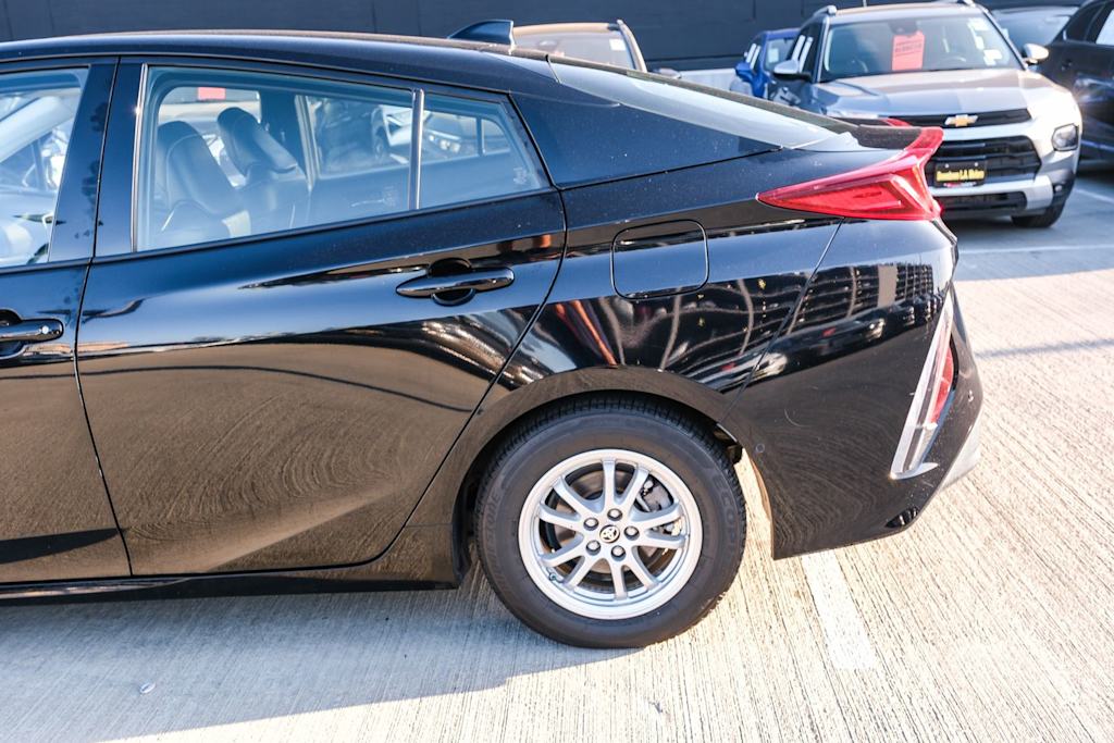 Thumbnail: 2020 Toyota Prius Prime - 6