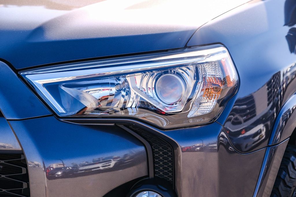 Thumbnail: 2019 Toyota 4Runner - 21