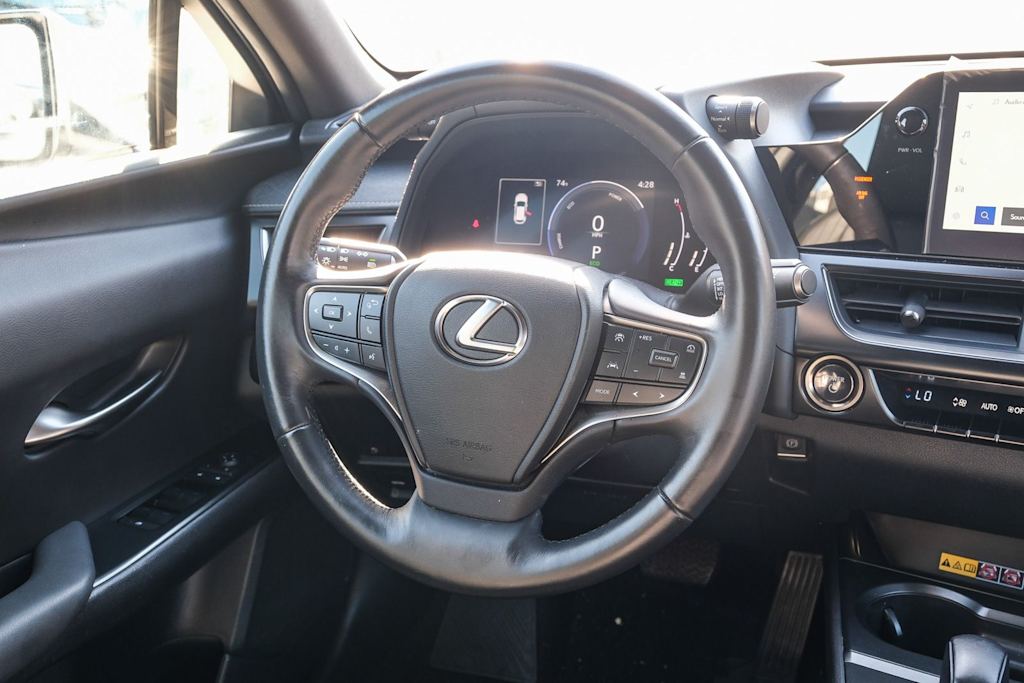 Thumbnail: 2025 Lexus UX - 8