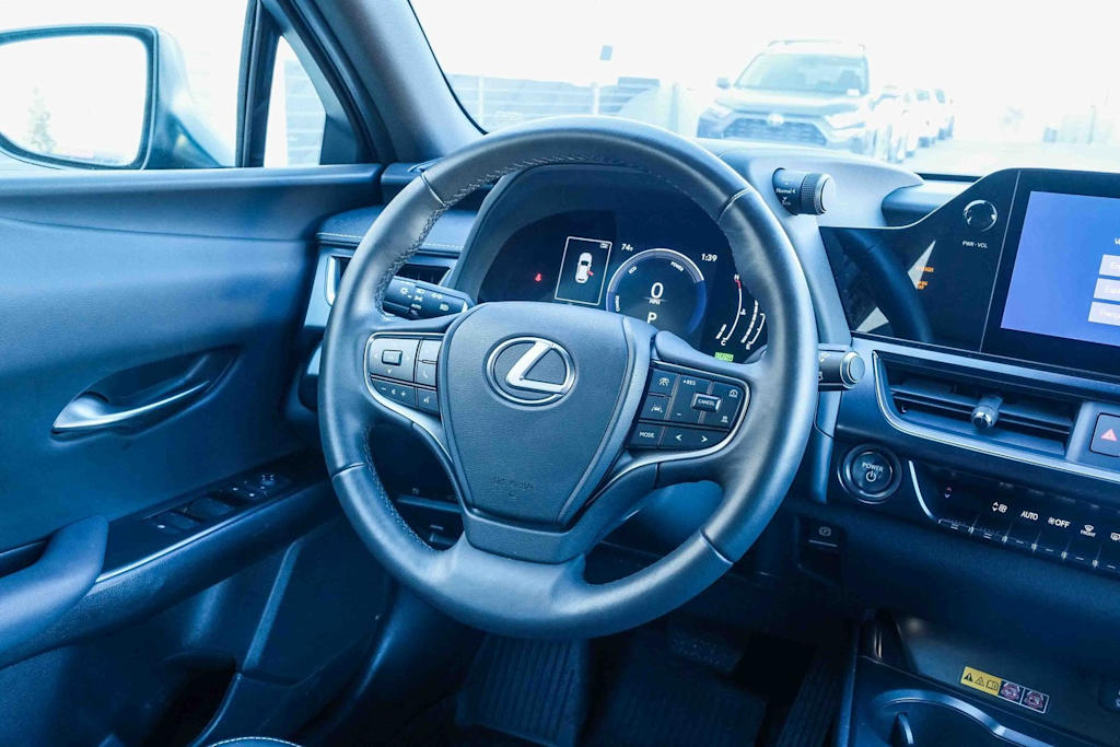 Thumbnail: 2025 Lexus UX - 8