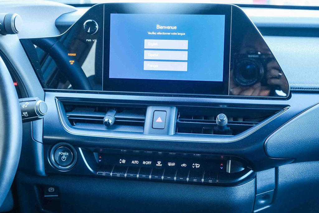 Thumbnail: 2025 Lexus UX - 12