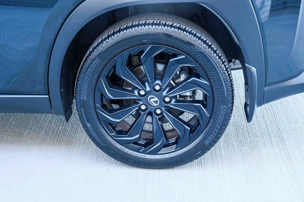 Thumbnail: 2025 Lexus UX - 6