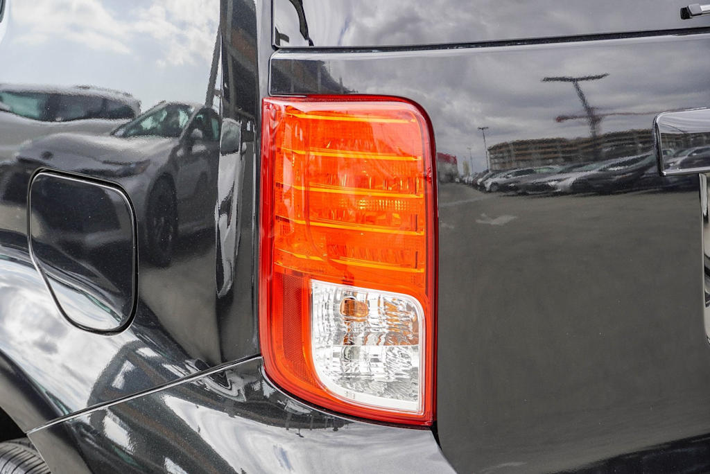 2013 Scion xB Base 18
