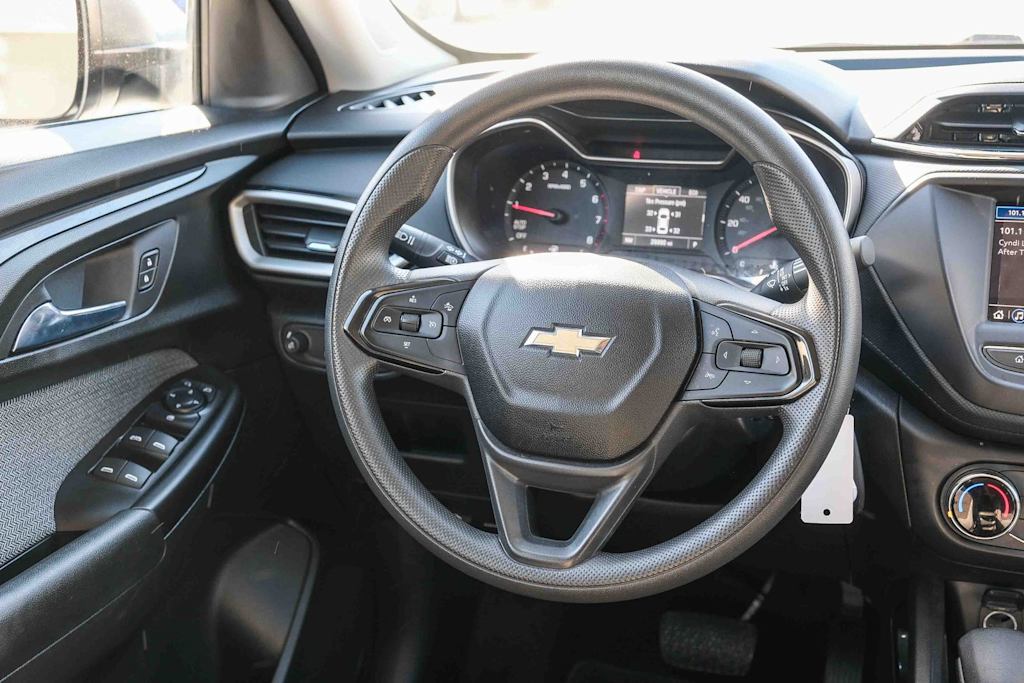Thumbnail: 2023 Chevrolet TrailBlazer - 9