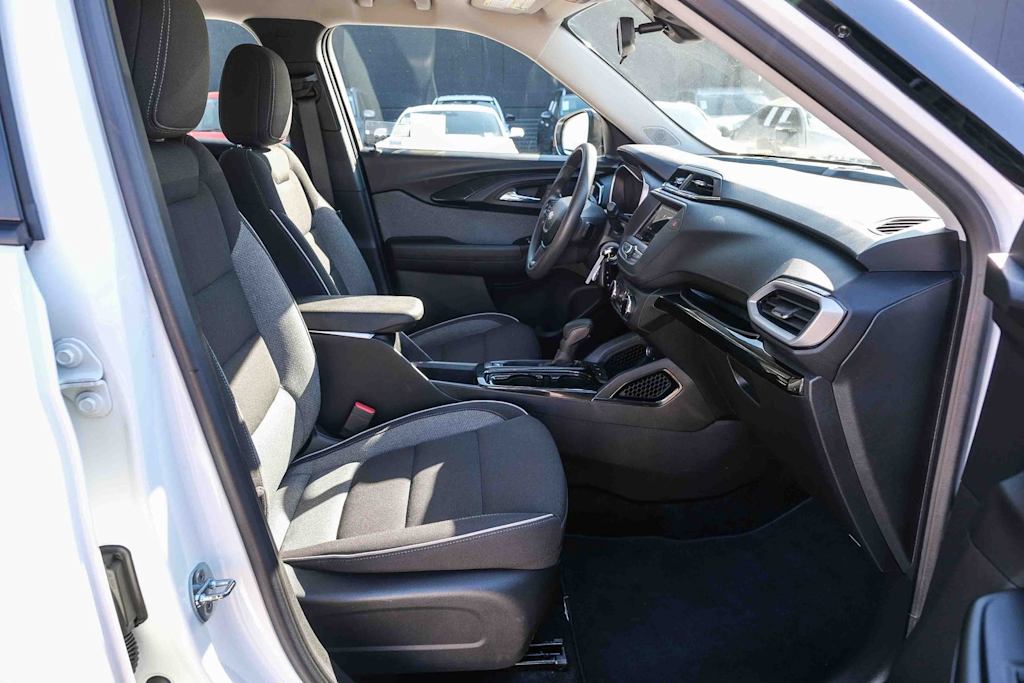Thumbnail: 2023 Chevrolet TrailBlazer - 10