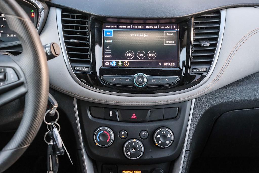 Thumbnail: 2022 Chevrolet Trax - 12
