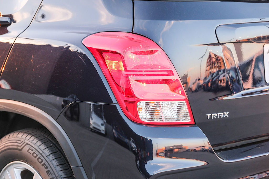 Thumbnail: 2022 Chevrolet Trax - 18