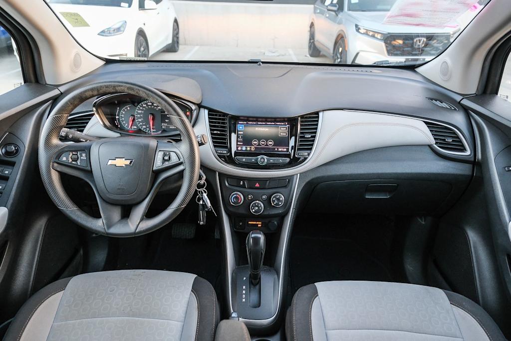 Thumbnail: 2022 Chevrolet Trax - 2