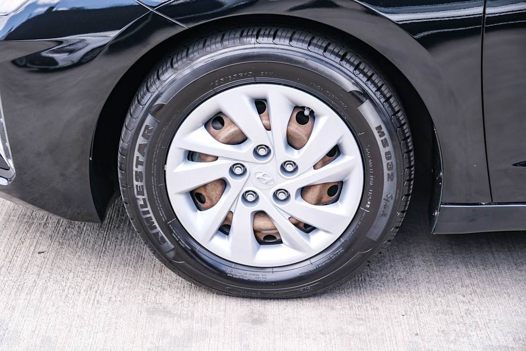 Thumbnail: 2019 Hyundai Elantra - 19