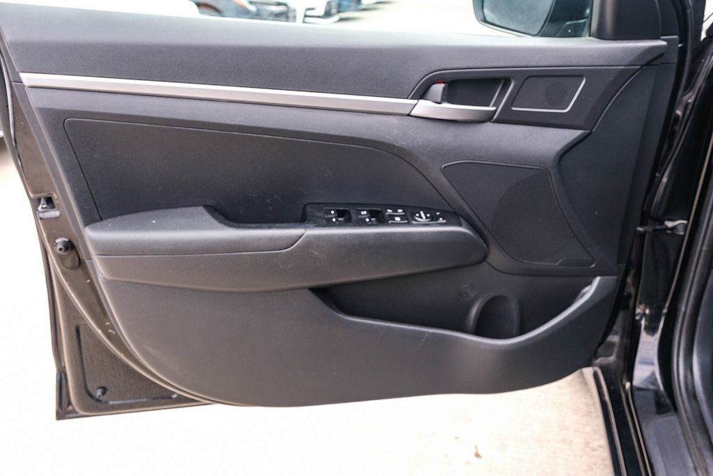 Thumbnail: 2019 Hyundai Elantra - 27