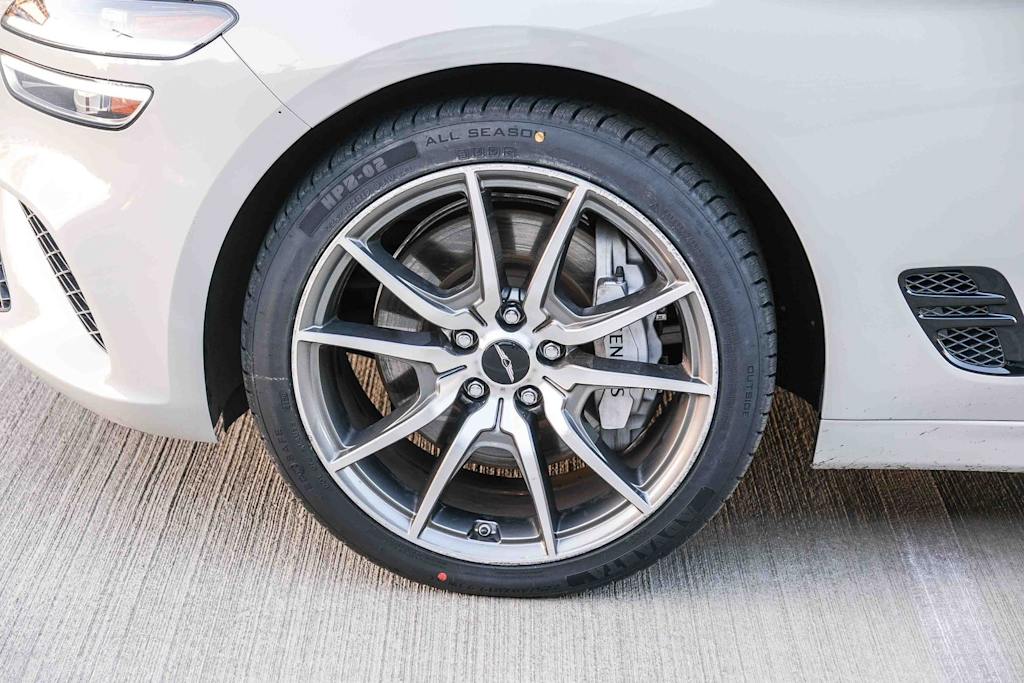 Thumbnail: 2024 Genesis G70 - 19