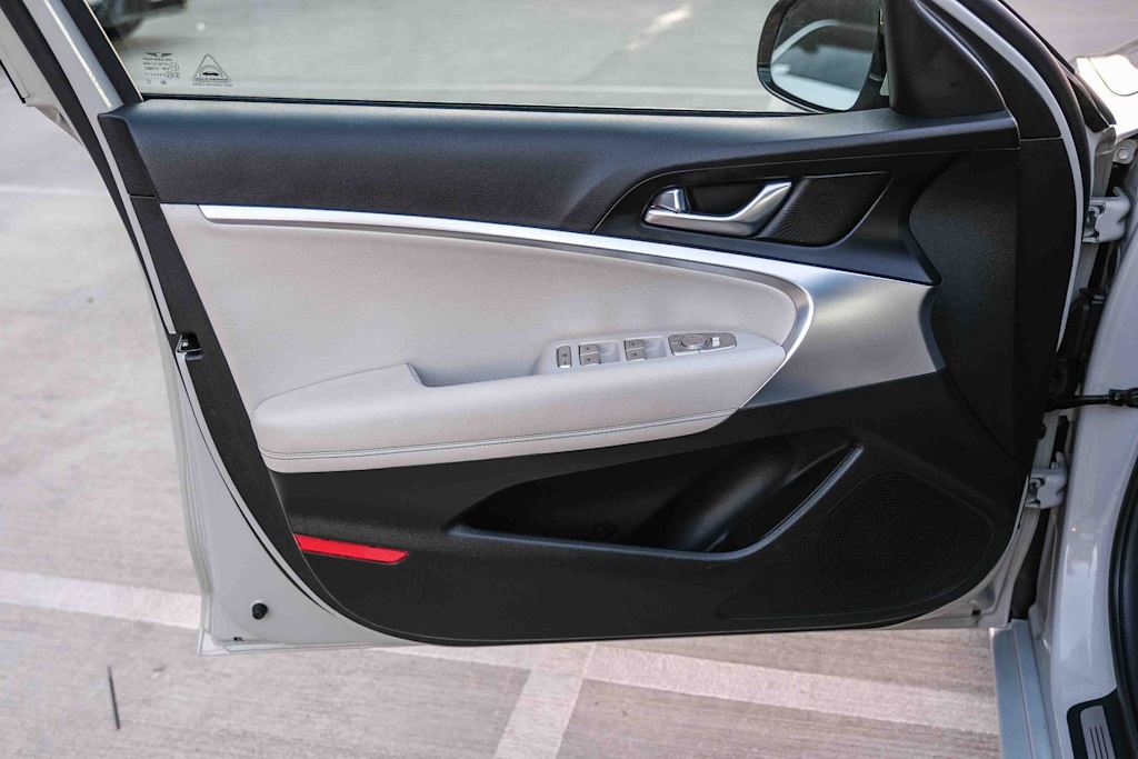 Thumbnail: 2024 Genesis G70 - 26