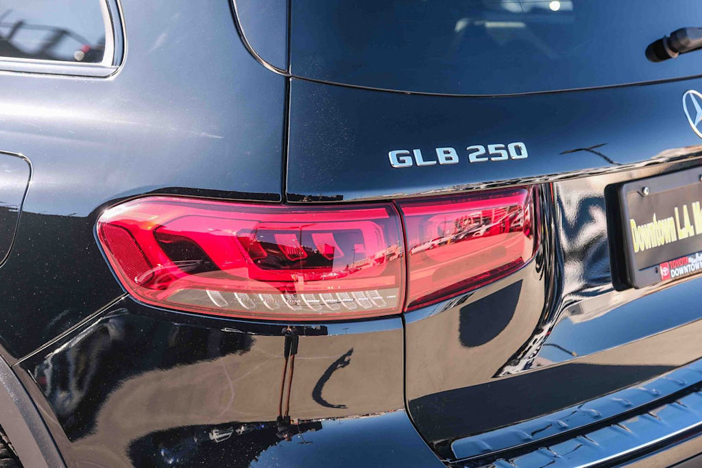 Thumbnail: 2023 Mercedes-Benz GLB - 18
