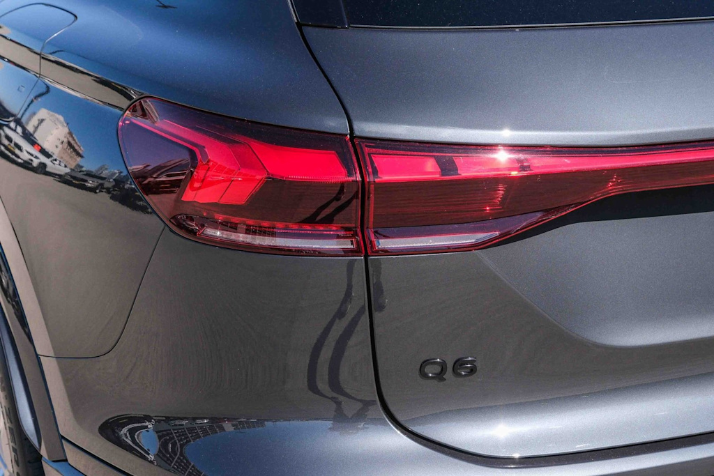 Thumbnail: 2025 Audi Q6 e-tron - 17
