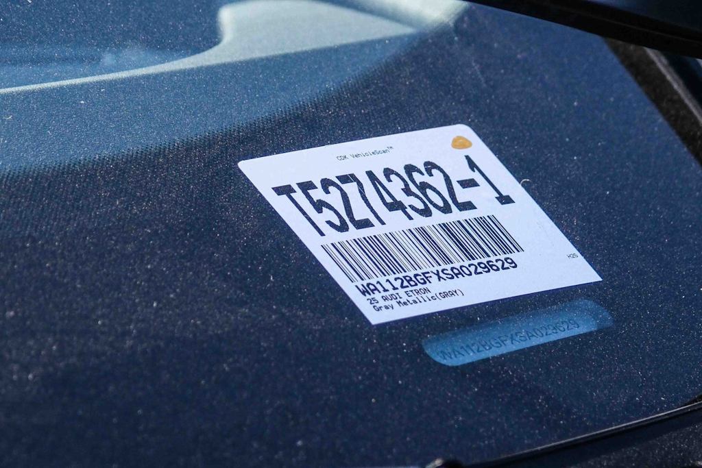 Thumbnail: 2025 Audi Q6 e-tron - 6