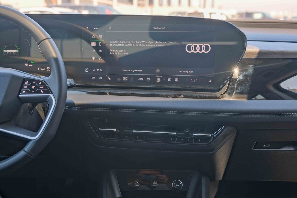 Thumbnail: 2025 Audi Q6 e-tron - 12