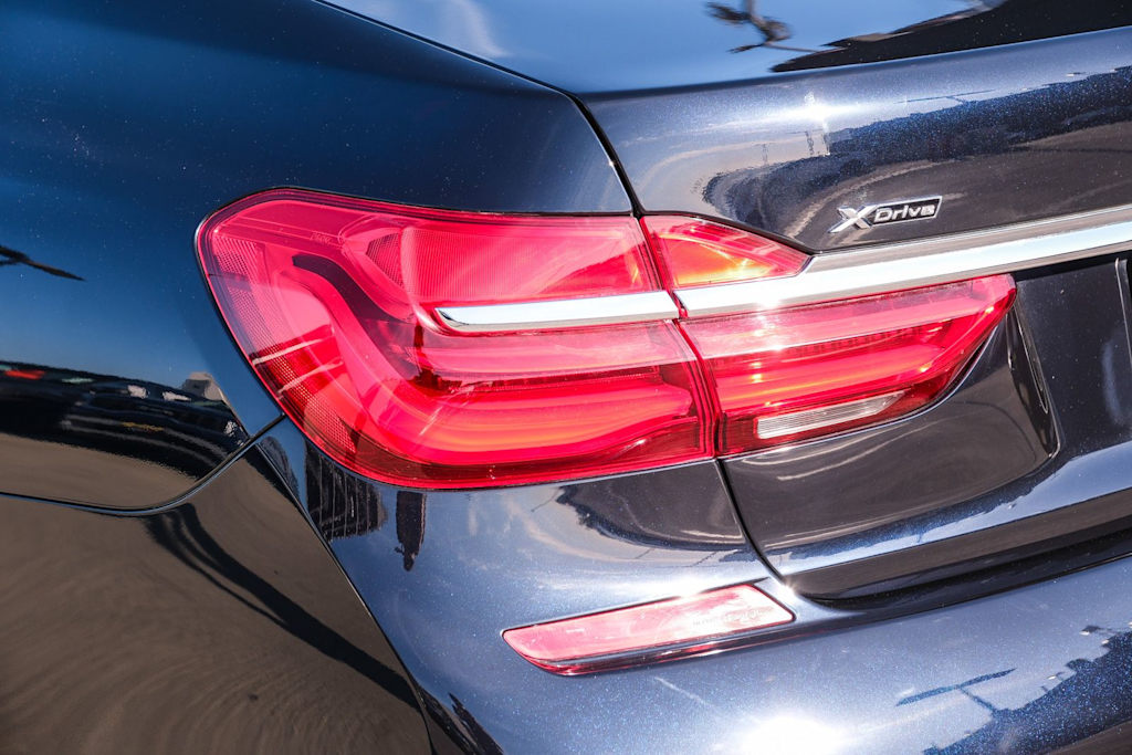Thumbnail: 2018 BMW 7 Series - 18