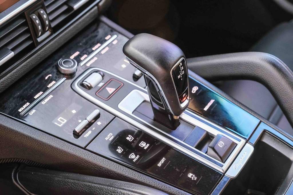 Thumbnail: 2022 Porsche Cayenne - 14