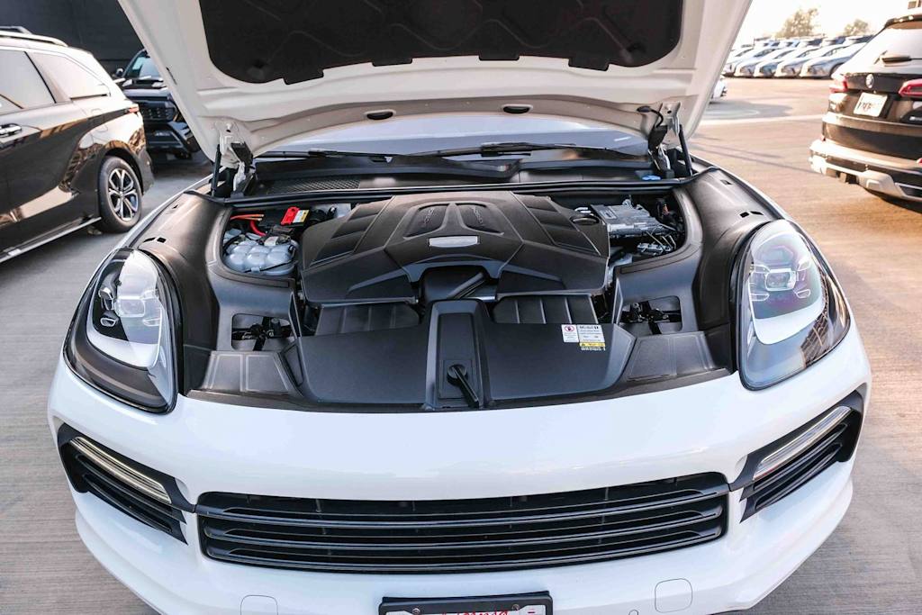 Thumbnail: 2022 Porsche Cayenne - 8