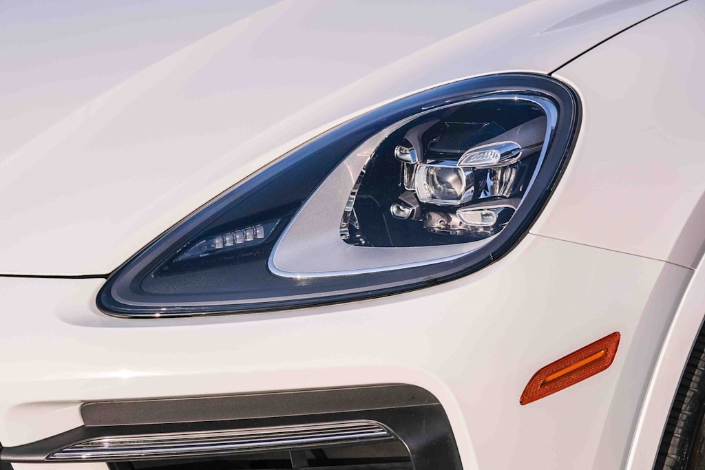 Thumbnail: 2022 Porsche Cayenne - 21