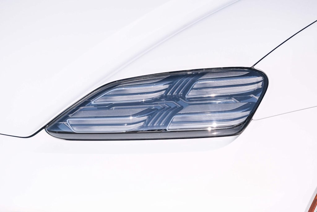 Thumbnail: 2024 Porsche Macan - 20