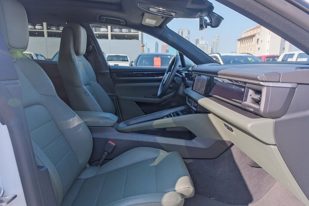 Thumbnail: 2024 Porsche Macan - 7