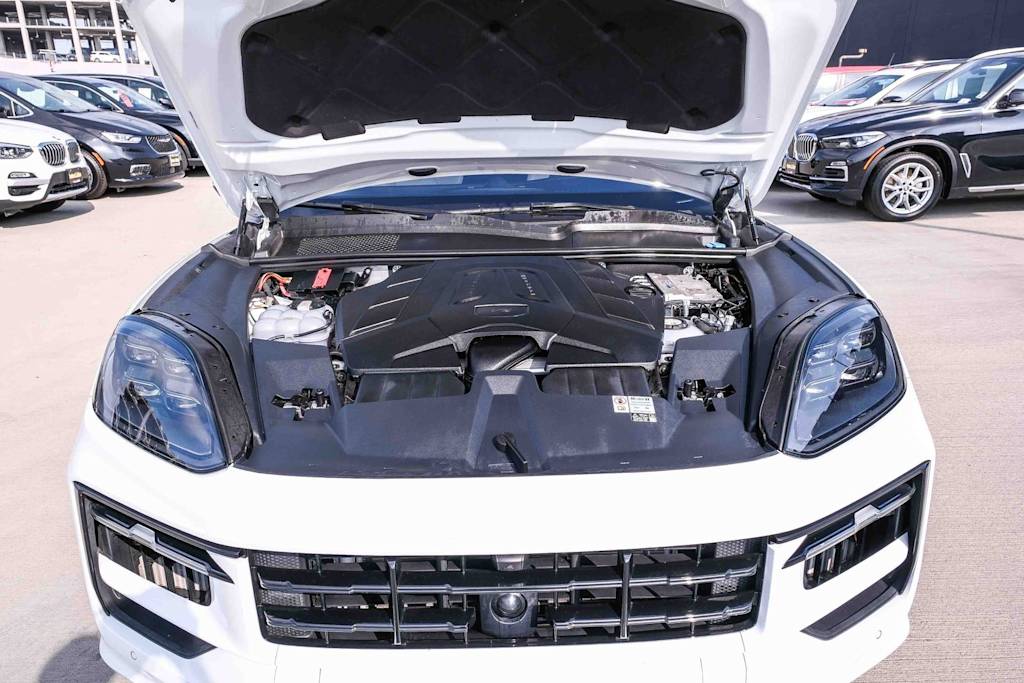 Thumbnail: 2024 Porsche Cayenne - 6