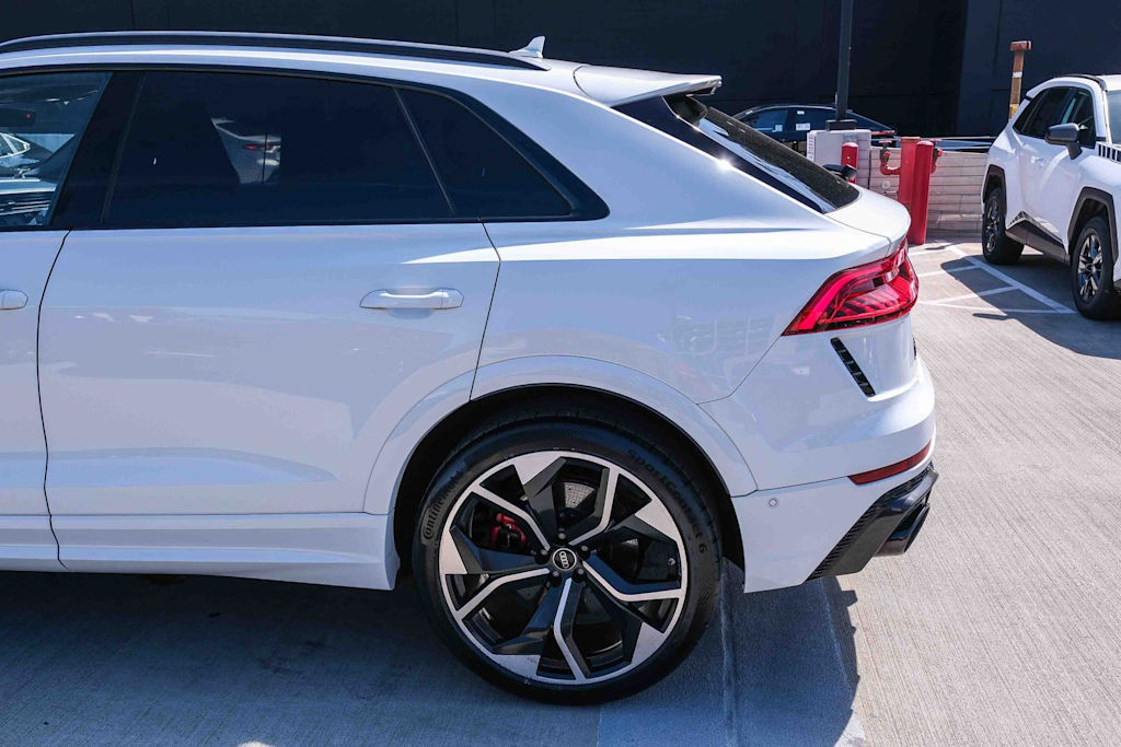 Thumbnail: 2022 Audi RS Q8 - 7